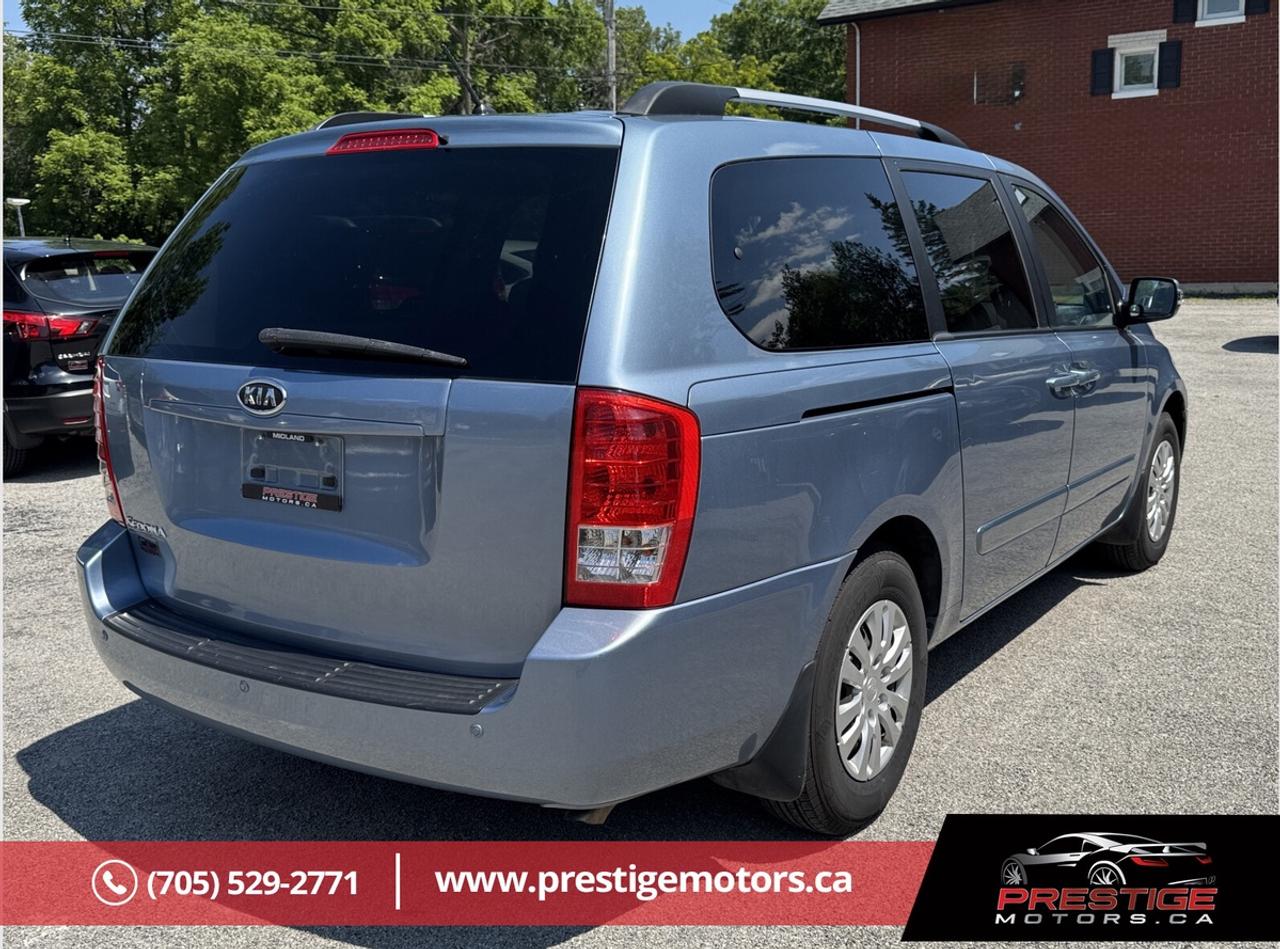 2012 Kia Sedona LX Photo