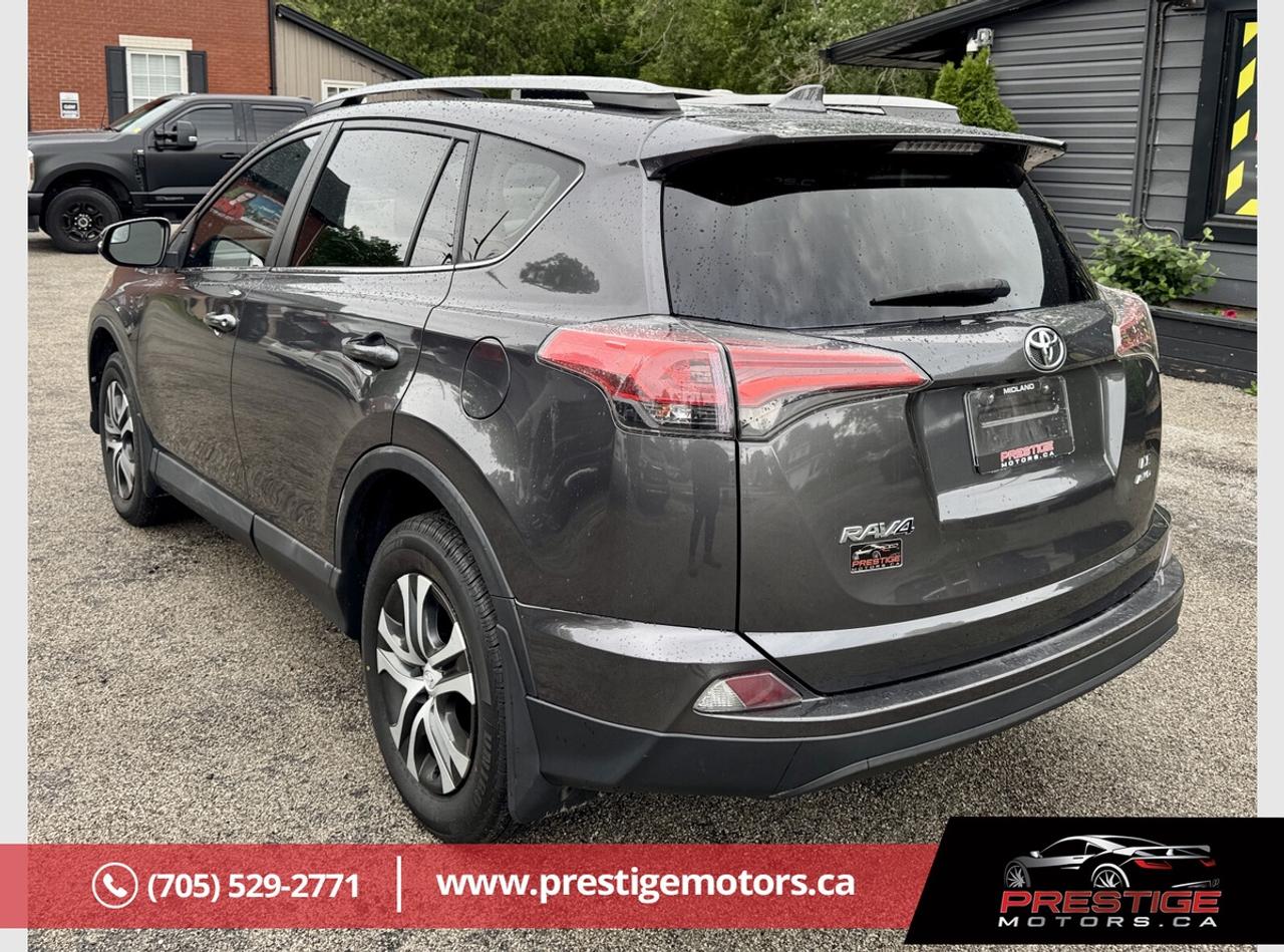 2017 Toyota RAV4 LE Photo