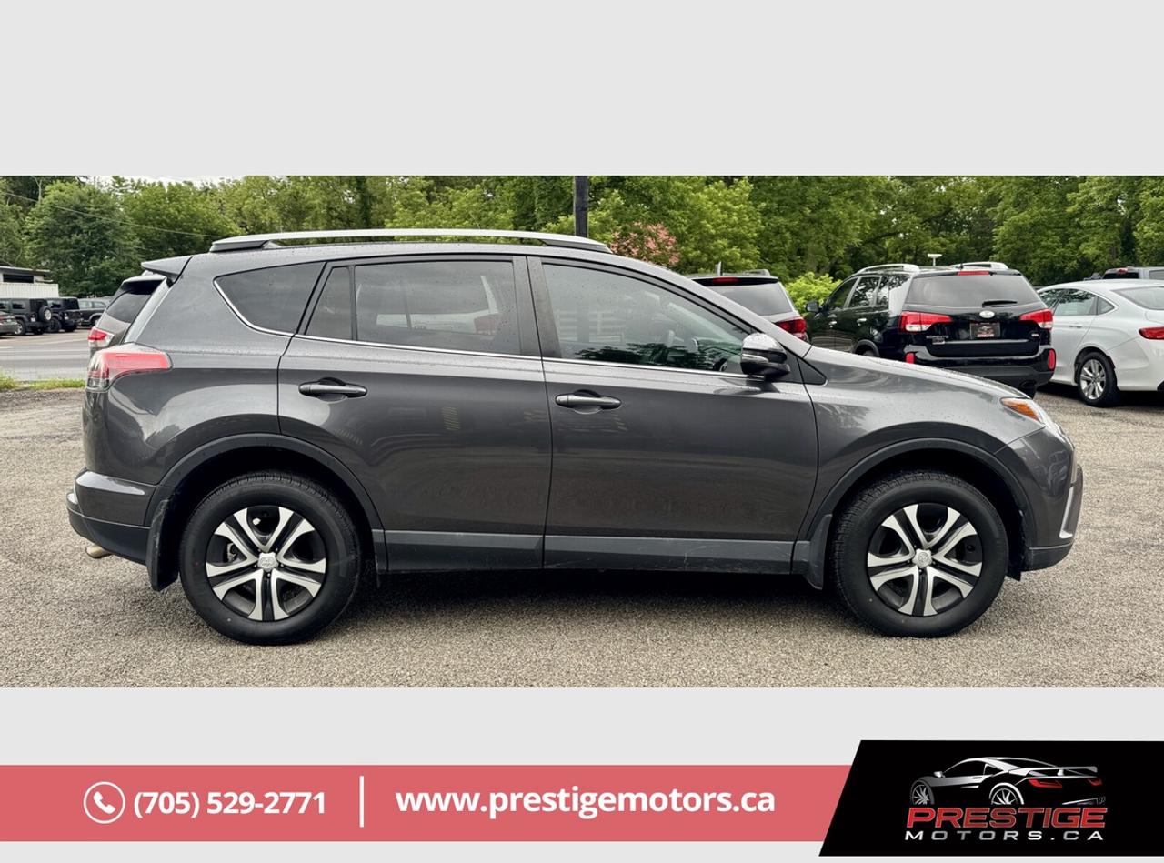 2017 Toyota RAV4 LE Photo