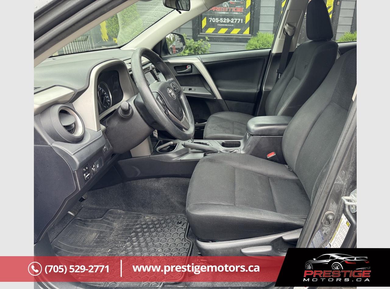 2017 Toyota RAV4 LE Photo