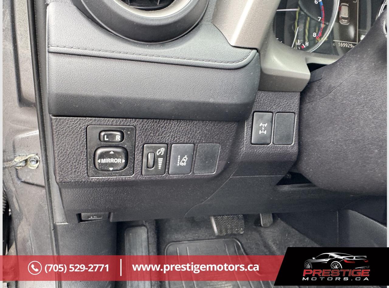 2017 Toyota RAV4 LE Photo