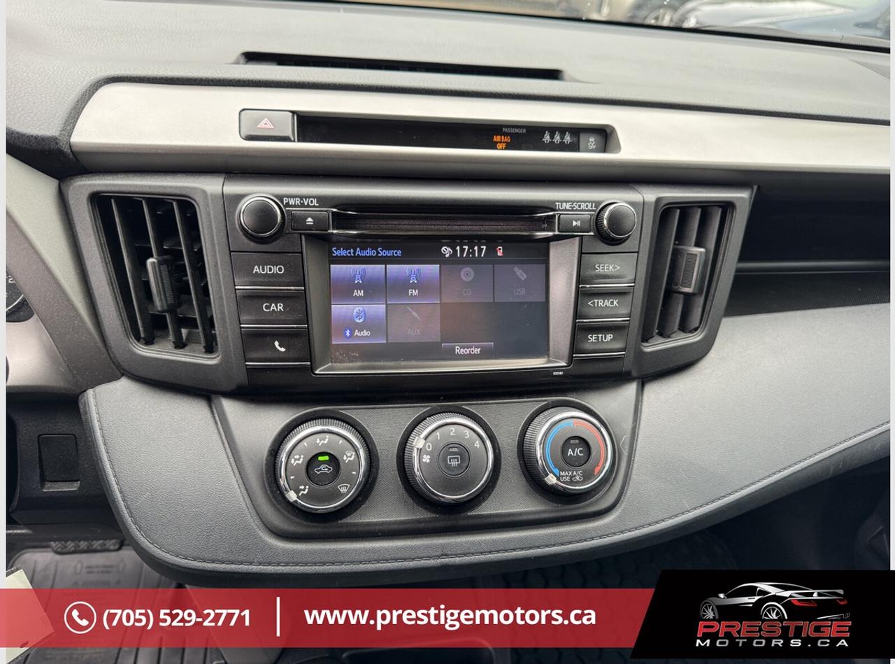 2017 Toyota RAV4 LE Photo