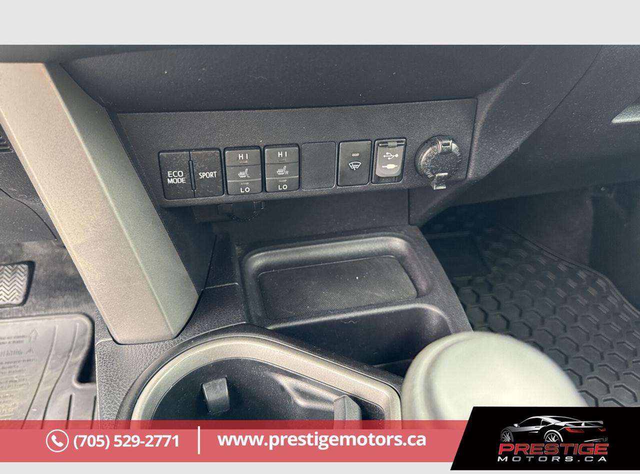 2017 Toyota RAV4 LE Photo