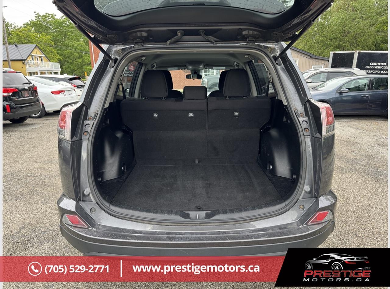 2017 Toyota RAV4 LE Photo