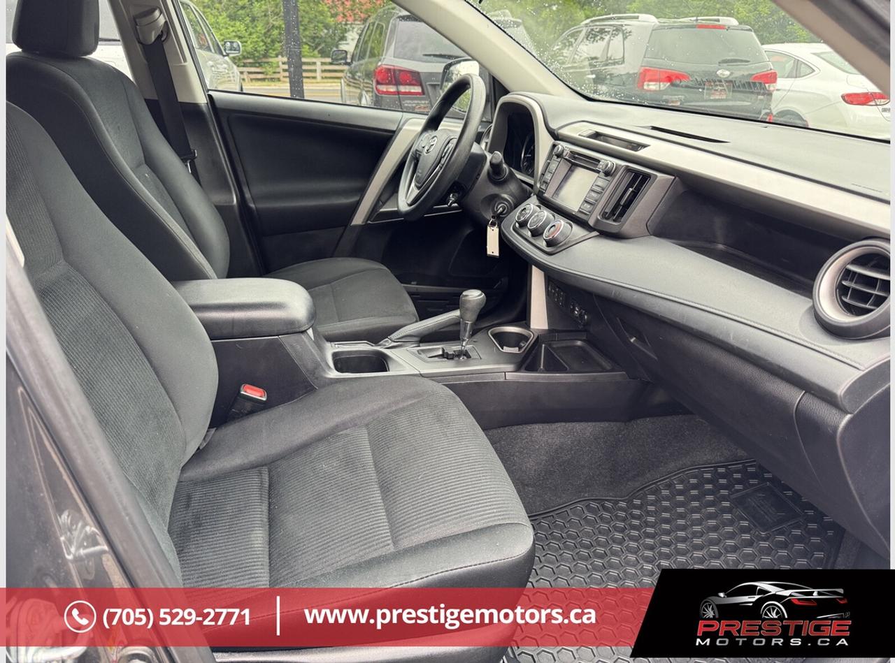 2017 Toyota RAV4 LE Photo