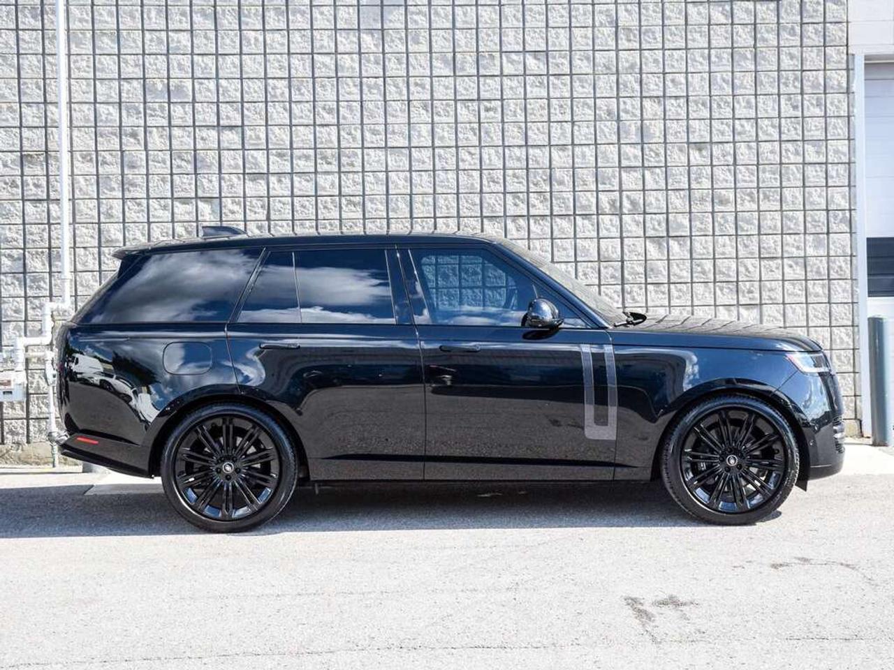 2023 Land Rover Range Rover P530 SE 4dr All-Wheel Drive Photo2