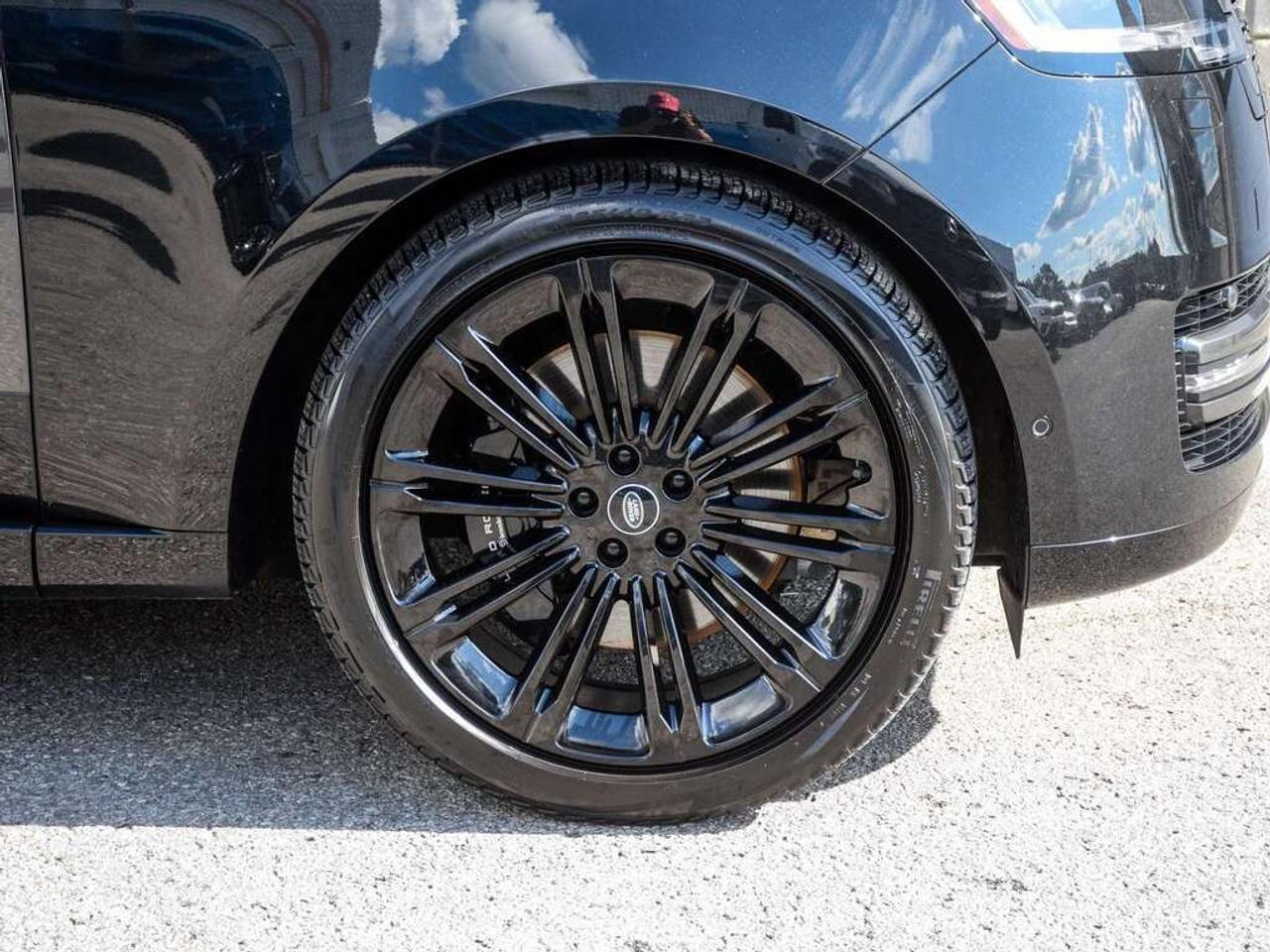 2023 Land Rover Range Rover P530 SE 4dr All-Wheel Drive Photo