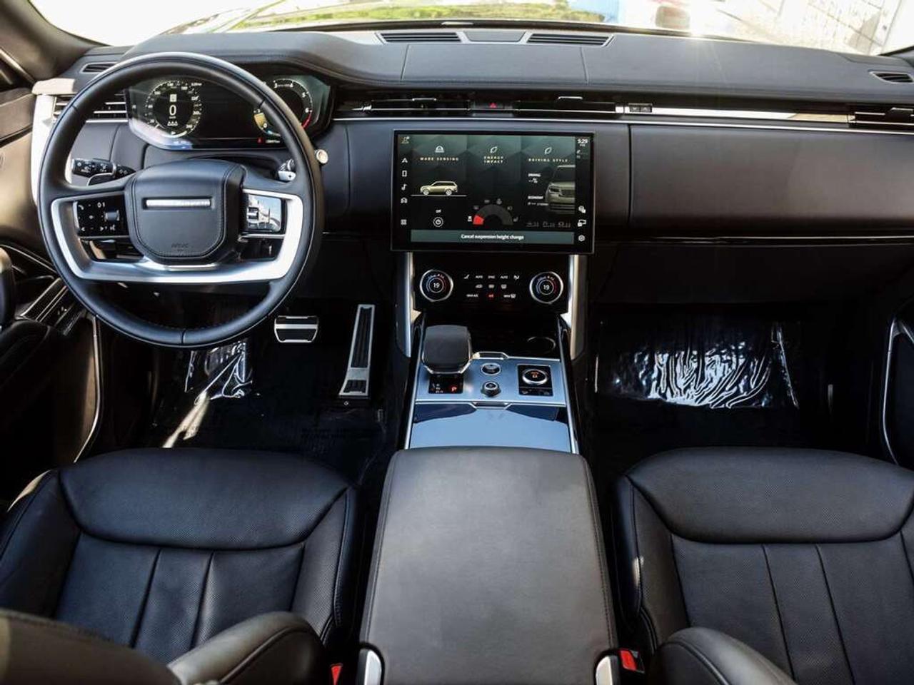 2023 Land Rover Range Rover P530 SE 4dr All-Wheel Drive Photo