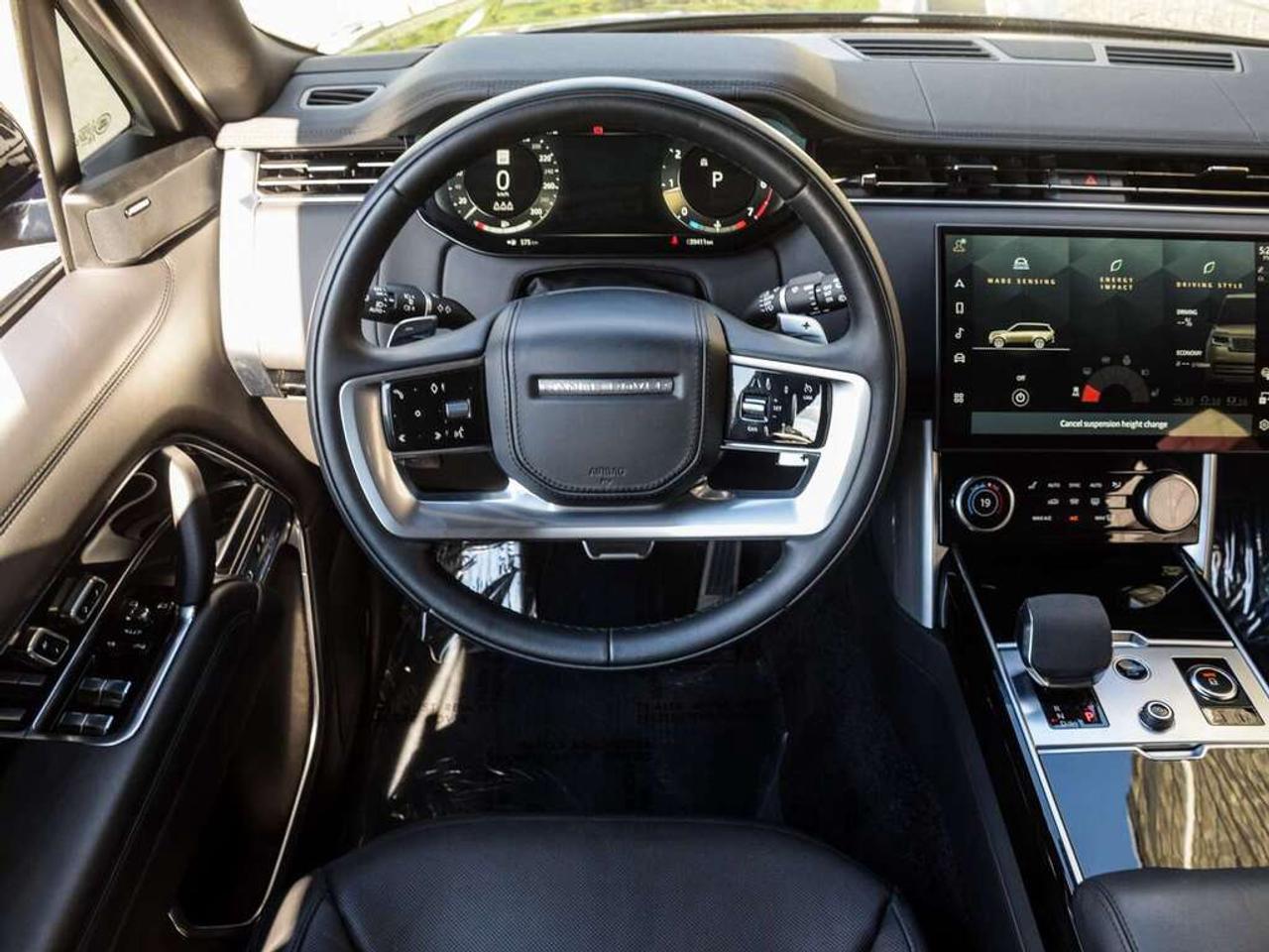 2023 Land Rover Range Rover P530 SE 4dr All-Wheel Drive Photo
