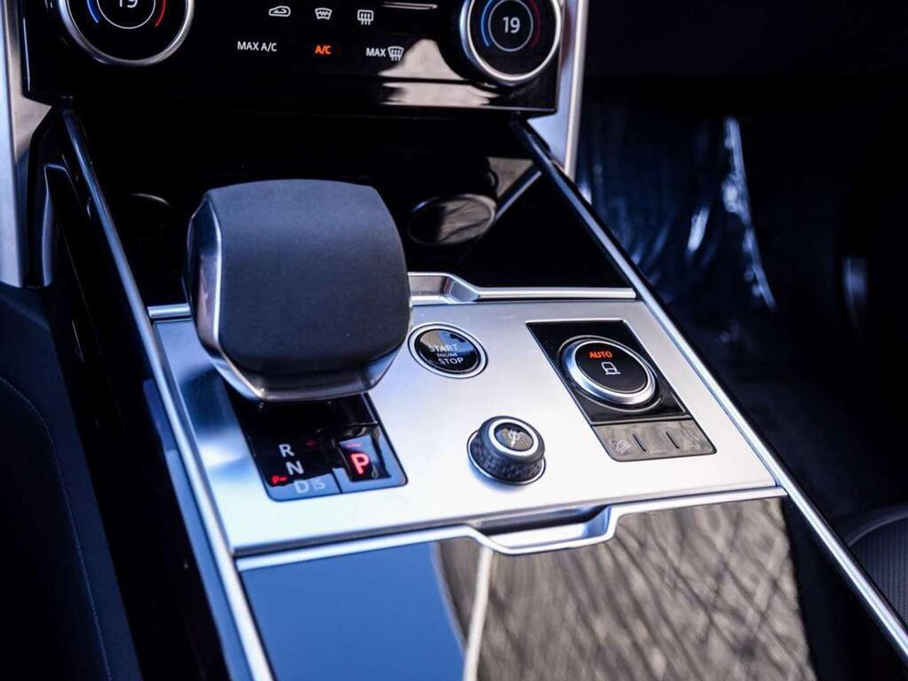 2023 Land Rover Range Rover P530 SE 4dr All-Wheel Drive Photo
