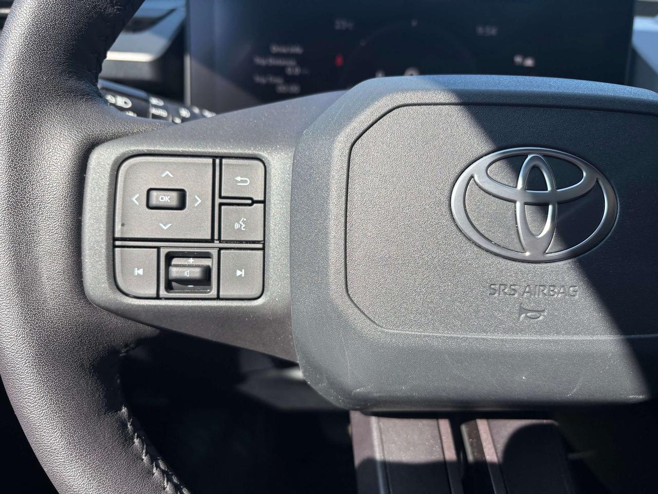 2026 Toyota RAV4 Limited HYBRID AWD One Owner Clean CARFAX Le Photo