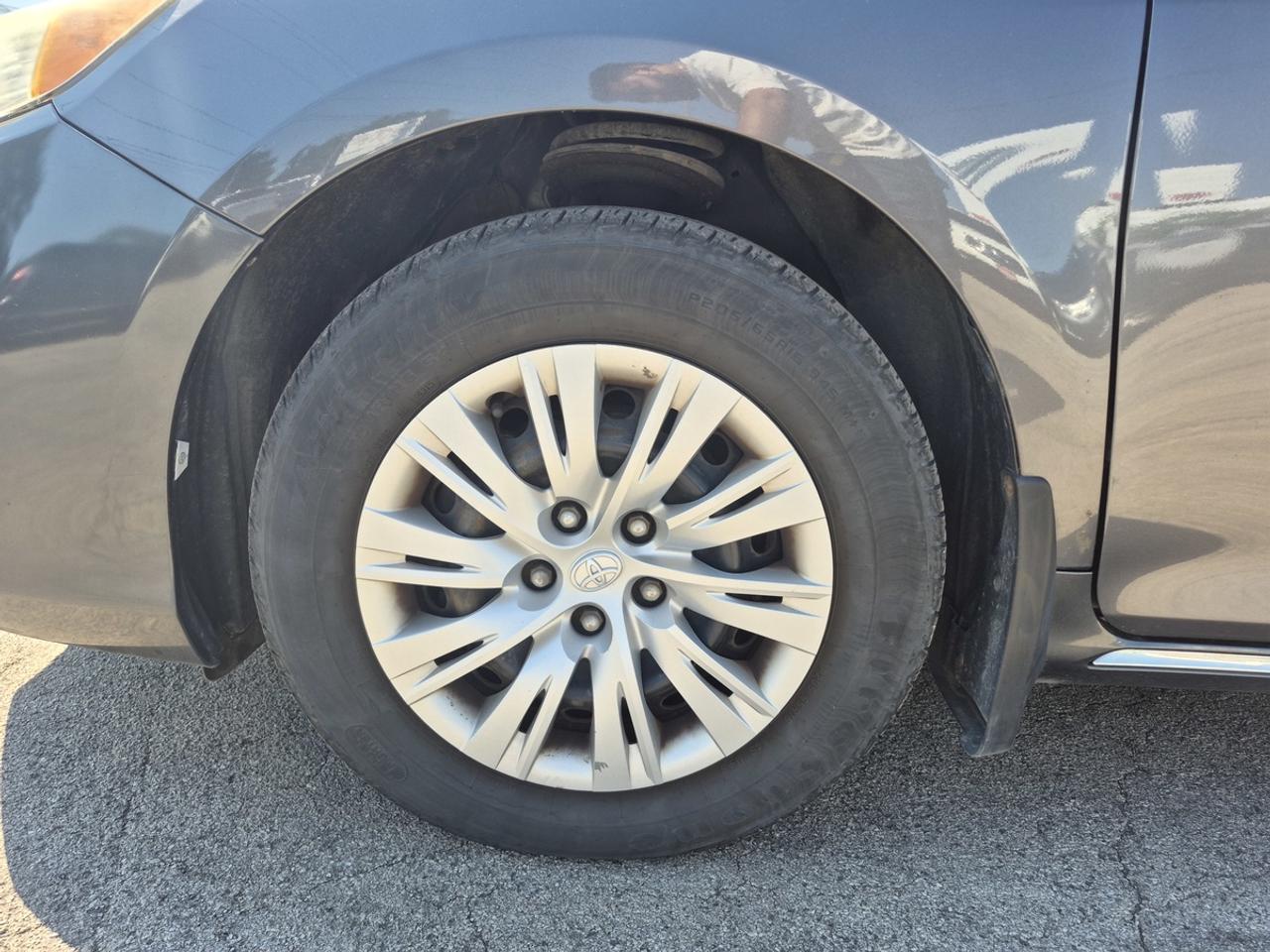 2012 Toyota Camry LE Photo