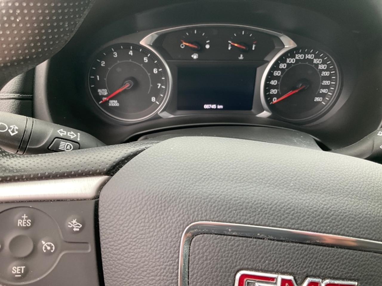 2022 GMC Terrain SLE AWD Photo3