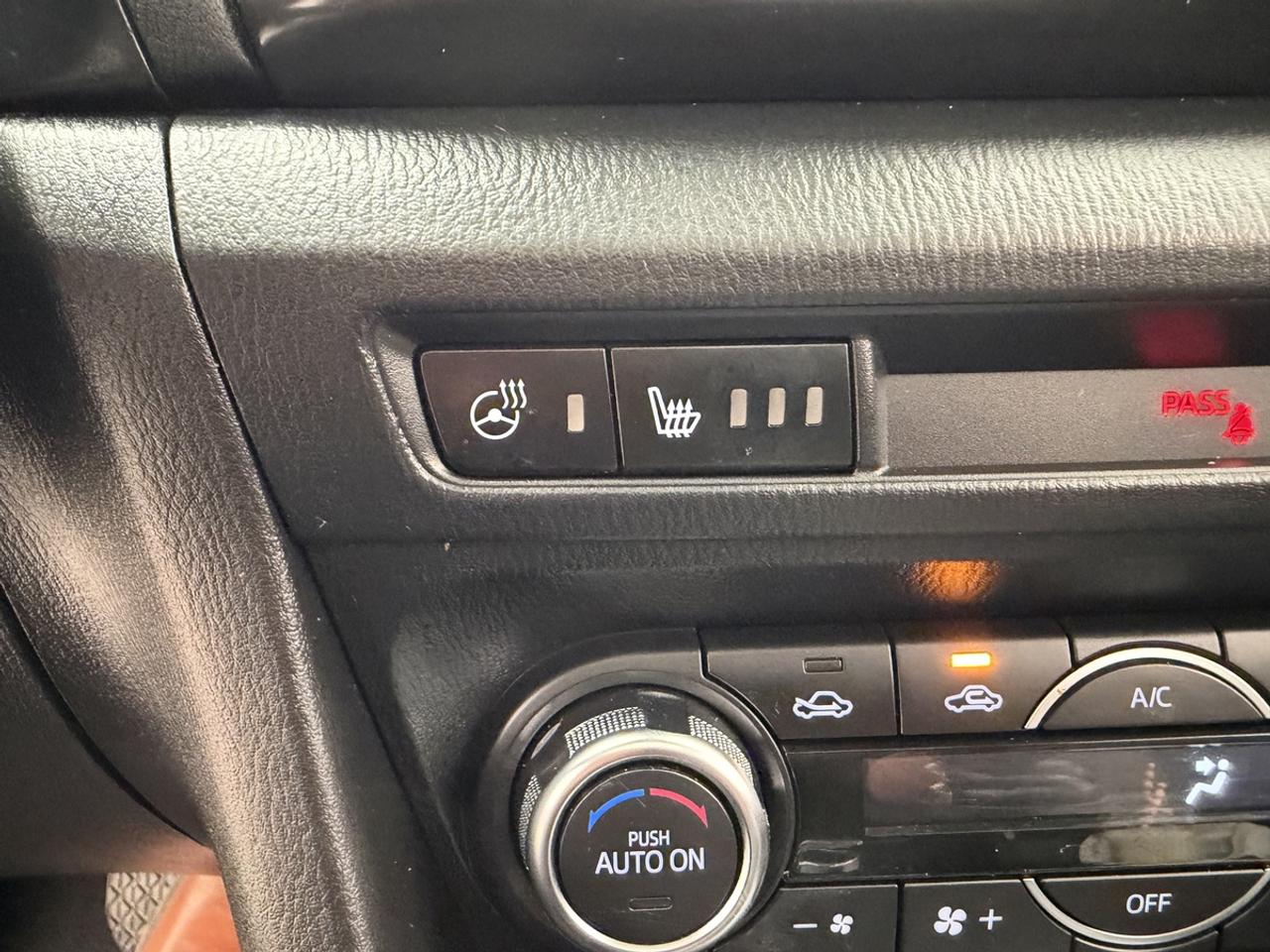 2018 Mazda MAZDA3 GT | No-Accident | Leather | Heads Up Display | Lo Photo