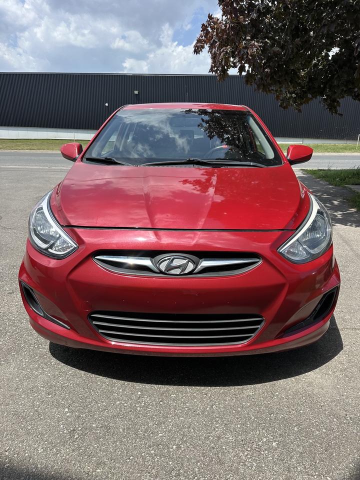 2016 Hyundai Accent SE Photo