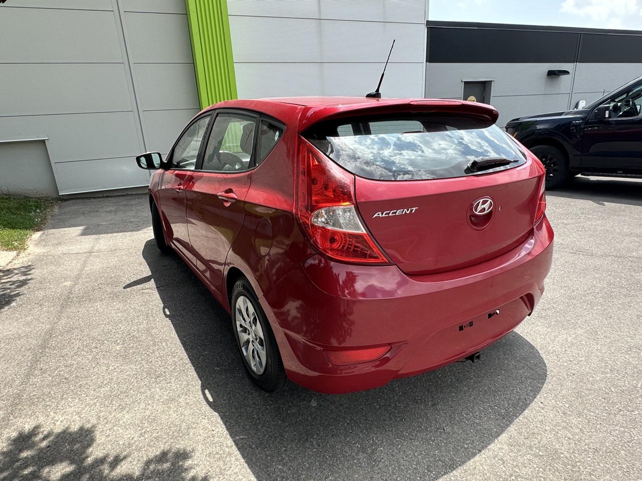 2016 Hyundai Accent SE Photo