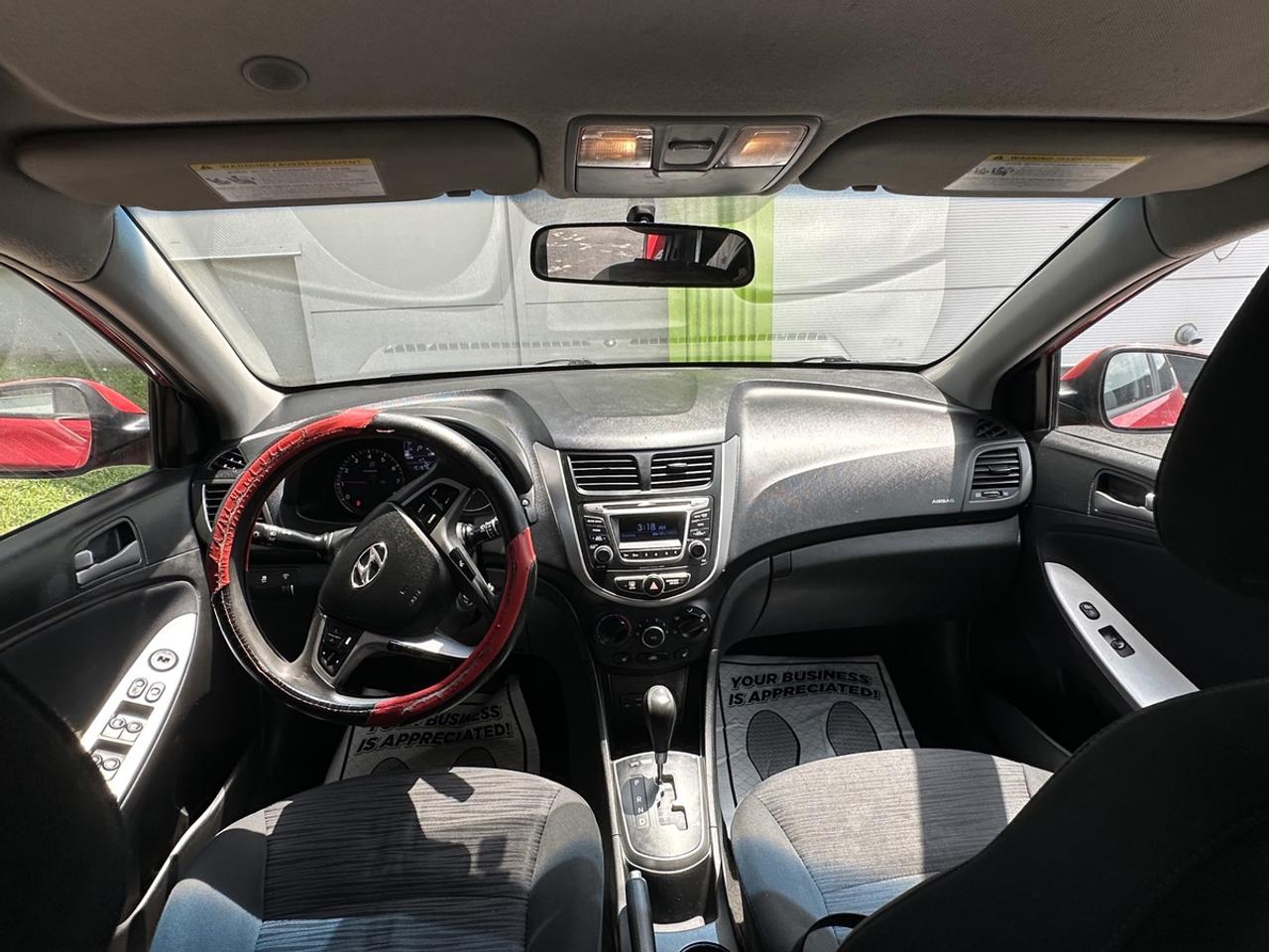 2016 Hyundai Accent SE Photo
