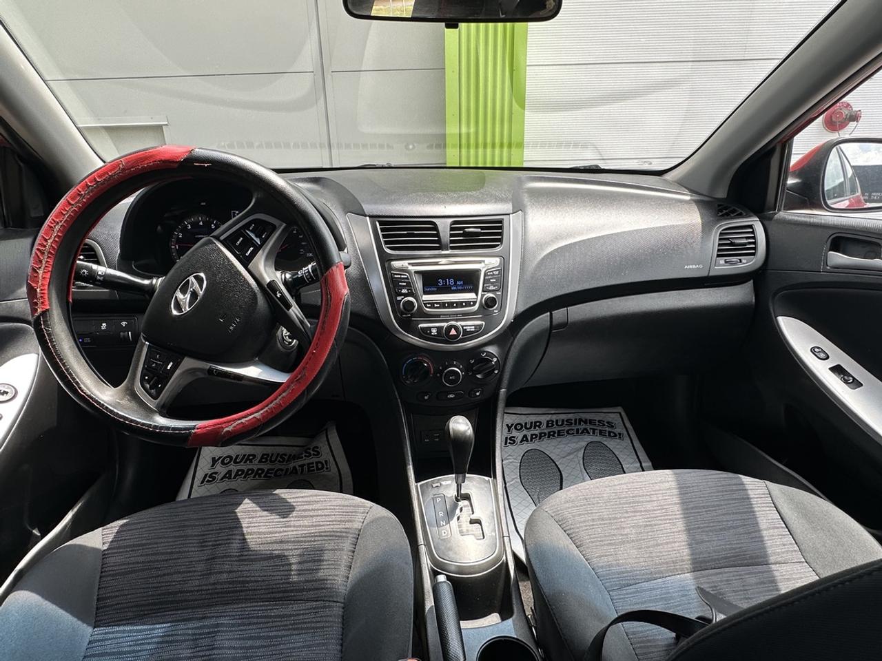 2016 Hyundai Accent SE Photo