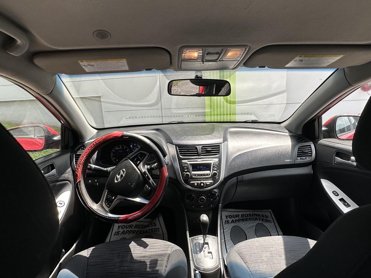 2016 Hyundai Accent SE Photo