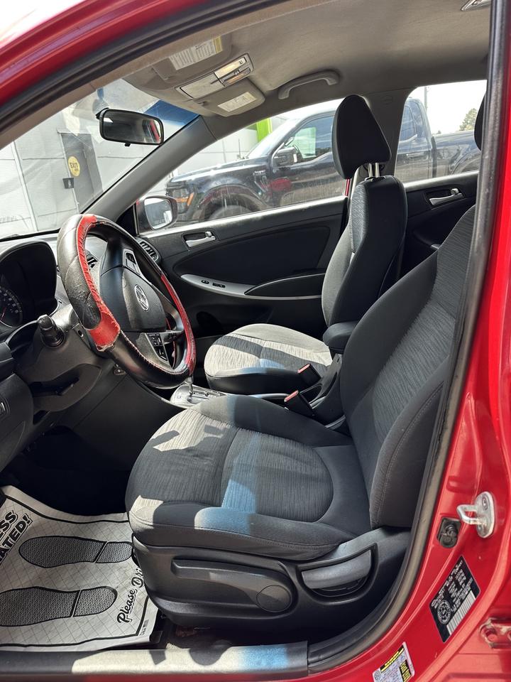 2016 Hyundai Accent SE Photo