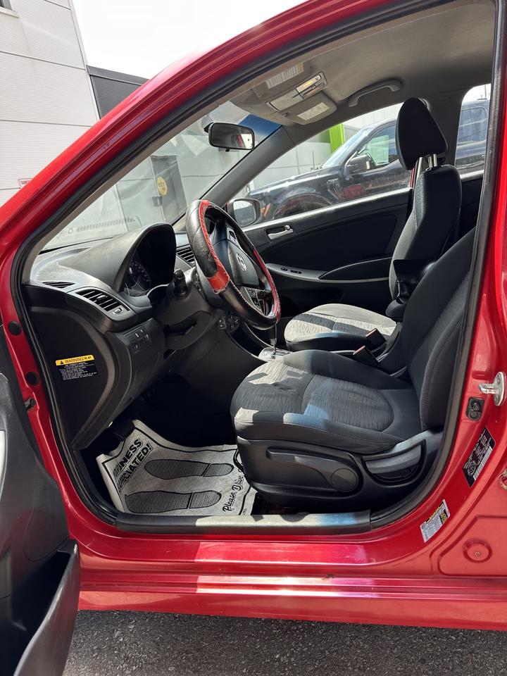 2016 Hyundai Accent SE Photo