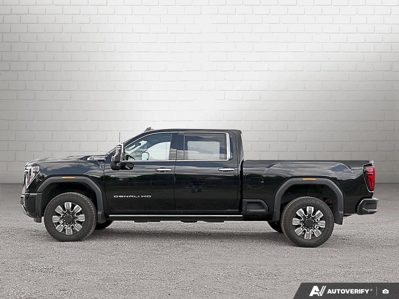 2024 GMC SIERRA 2500HD 4WD Crew Cab Standard Box Denali Photo1