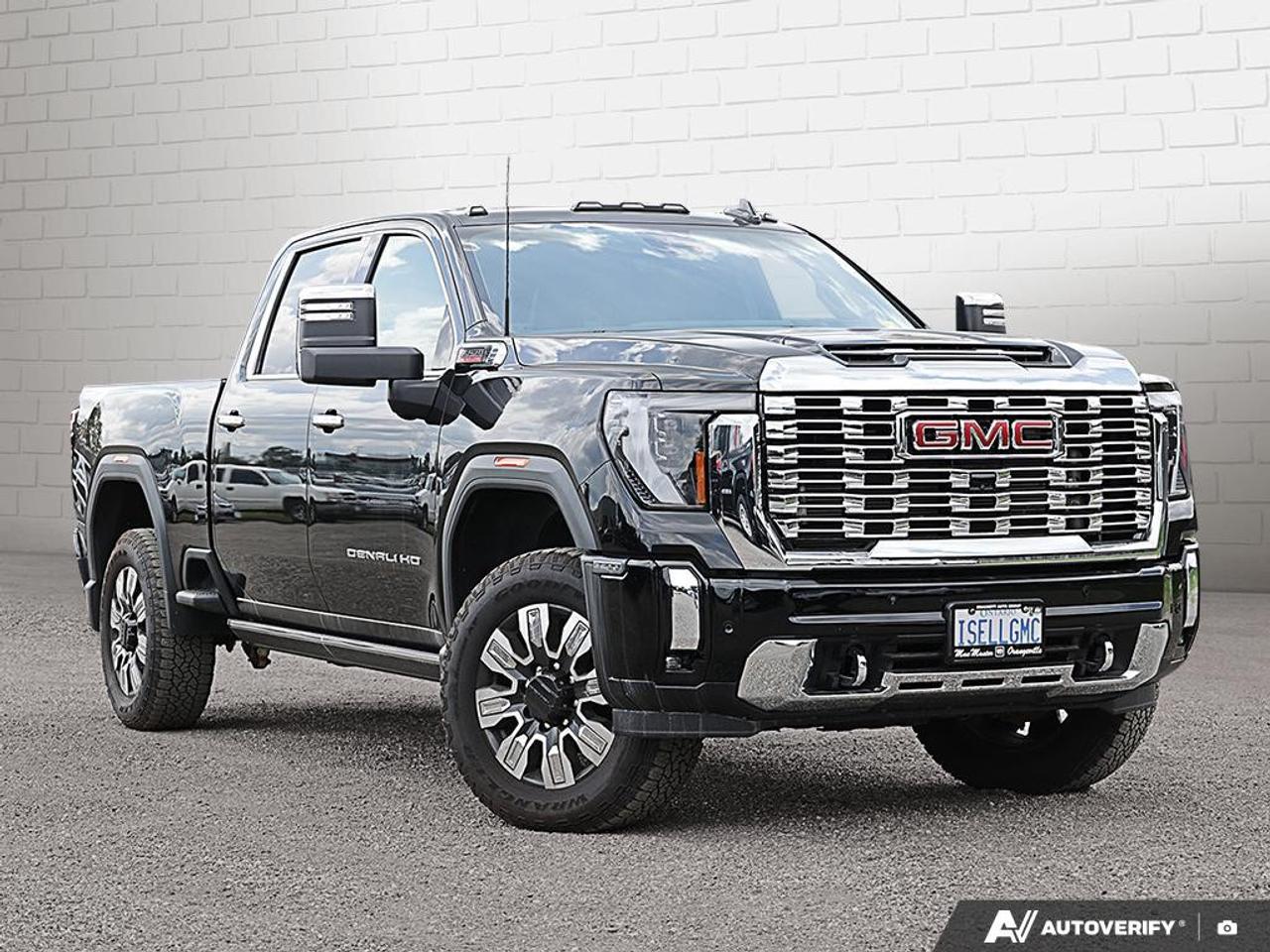 2024 GMC SIERRA 2500HD 4WD Crew Cab Standard Box Denali Photo