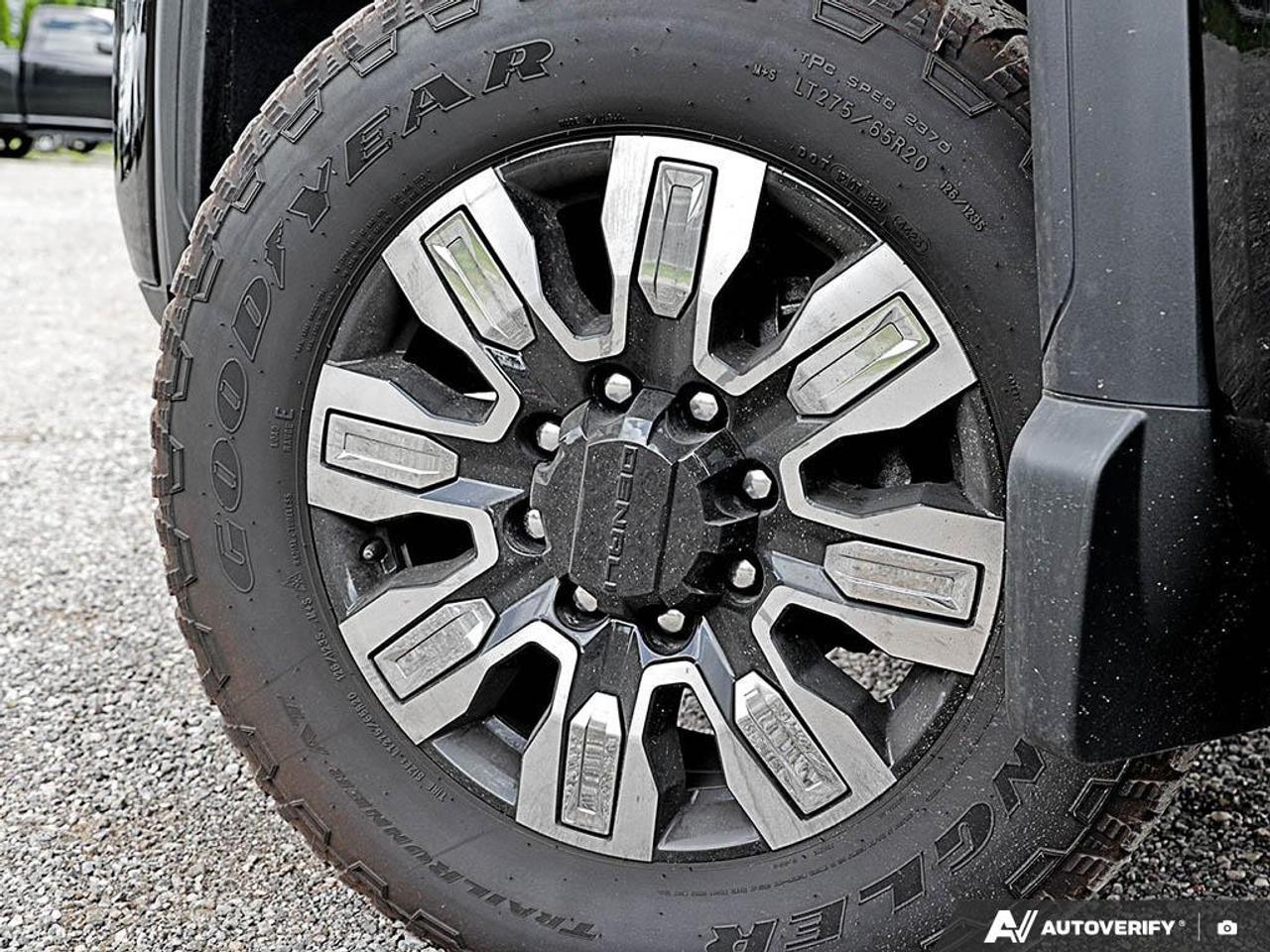 2024 GMC SIERRA 2500HD 4WD Crew Cab Standard Box Denali Photo