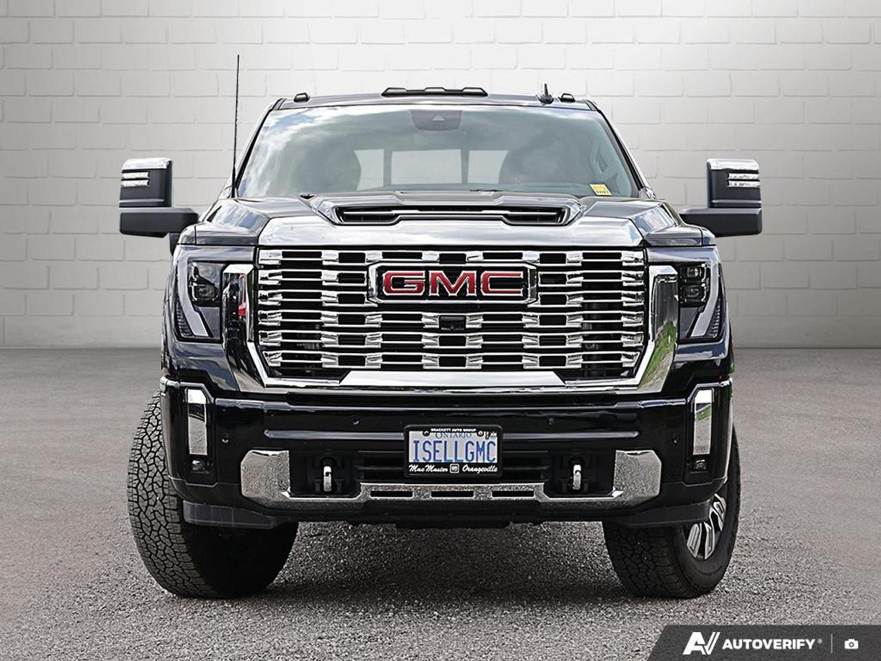 2024 GMC SIERRA 2500HD 4WD Crew Cab Standard Box Denali Photo