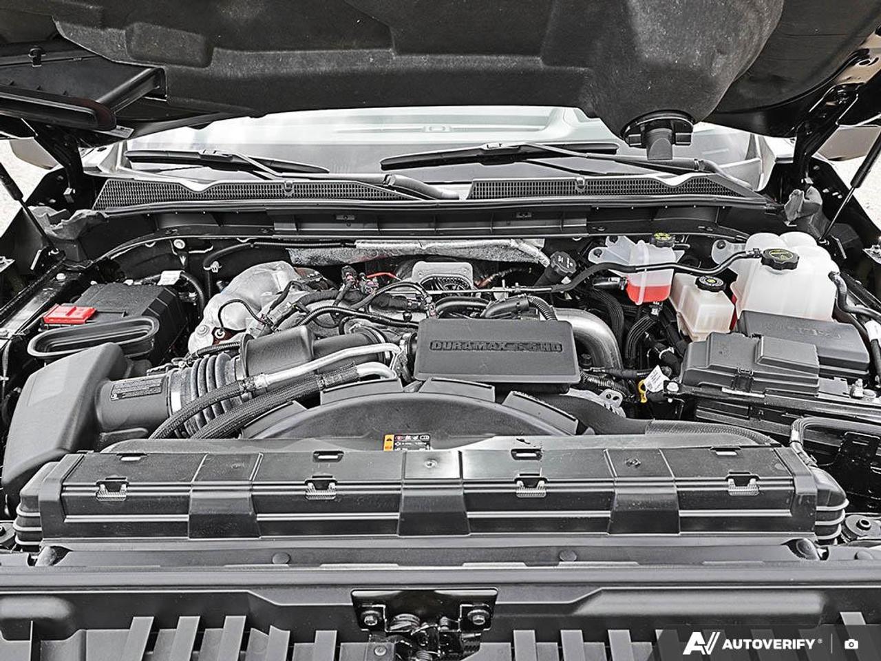 2024 GMC SIERRA 2500HD 4WD Crew Cab Standard Box Denali Photo