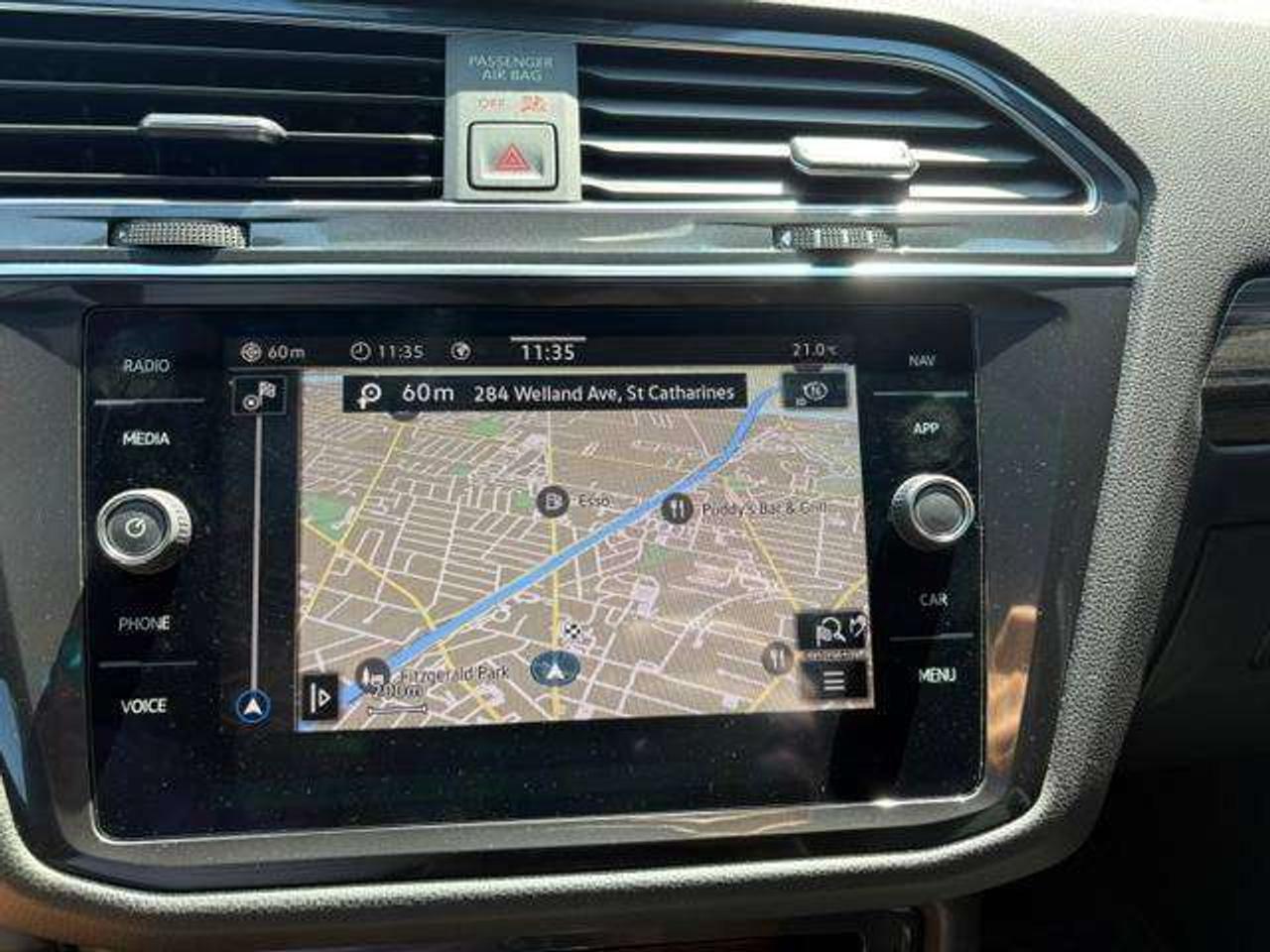 2022 Volkswagen Tiguan Highline R-Line 4MOTION, SENSATIONAL CONDITION!! Photo