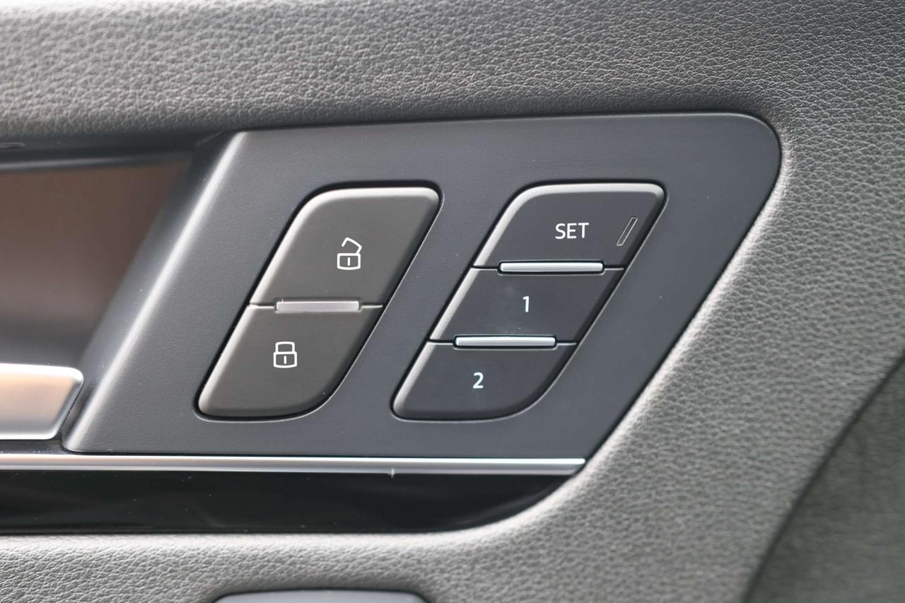 2022 Audi Q5 PROGRESSIV-QUATTRO-SLINE/NAV/BCAM/PARKING SENSORS/BLIS/LANE ASSIST/LEATHER/P SEATS/MEM SEATS/HEATED SEATS//KEYLESS/PANORO Photo
