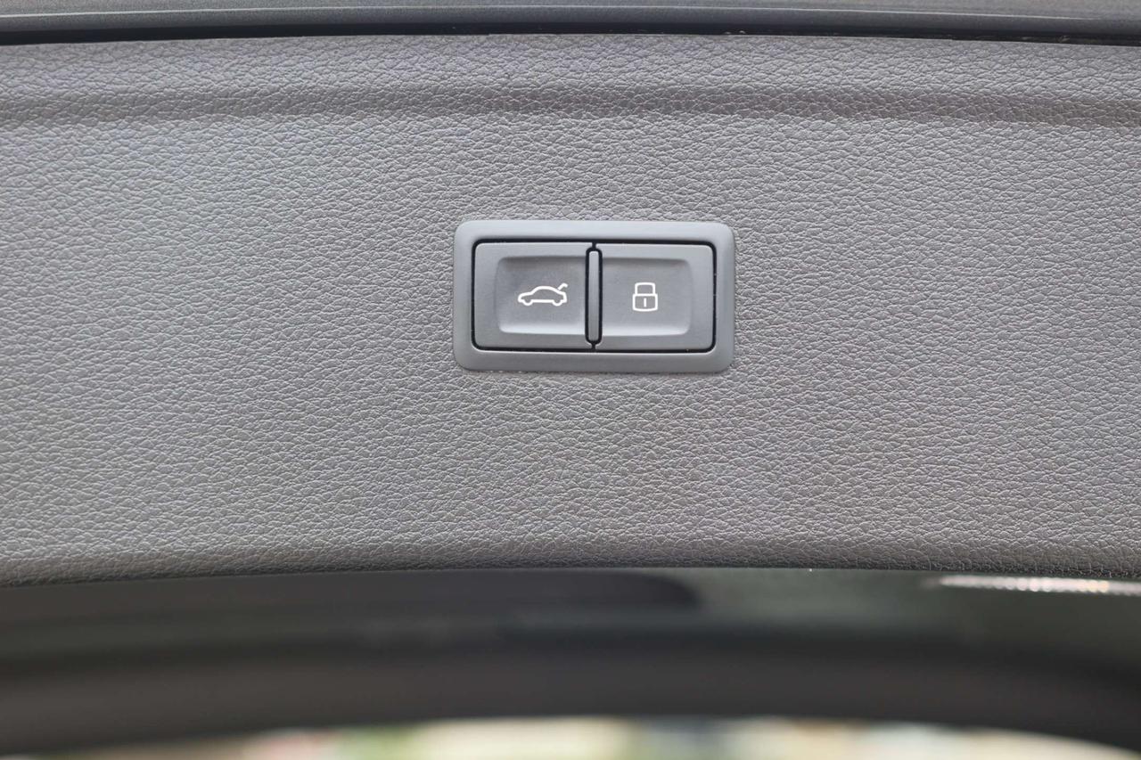 2022 Audi Q5 PROGRESSIV-QUATTRO-SLINE/NAV/BCAM/PARKING SENSORS/BLIS/LANE ASSIST/LEATHER/P SEATS/MEM SEATS/HEATED SEATS//KEYLESS/PANORO Photo