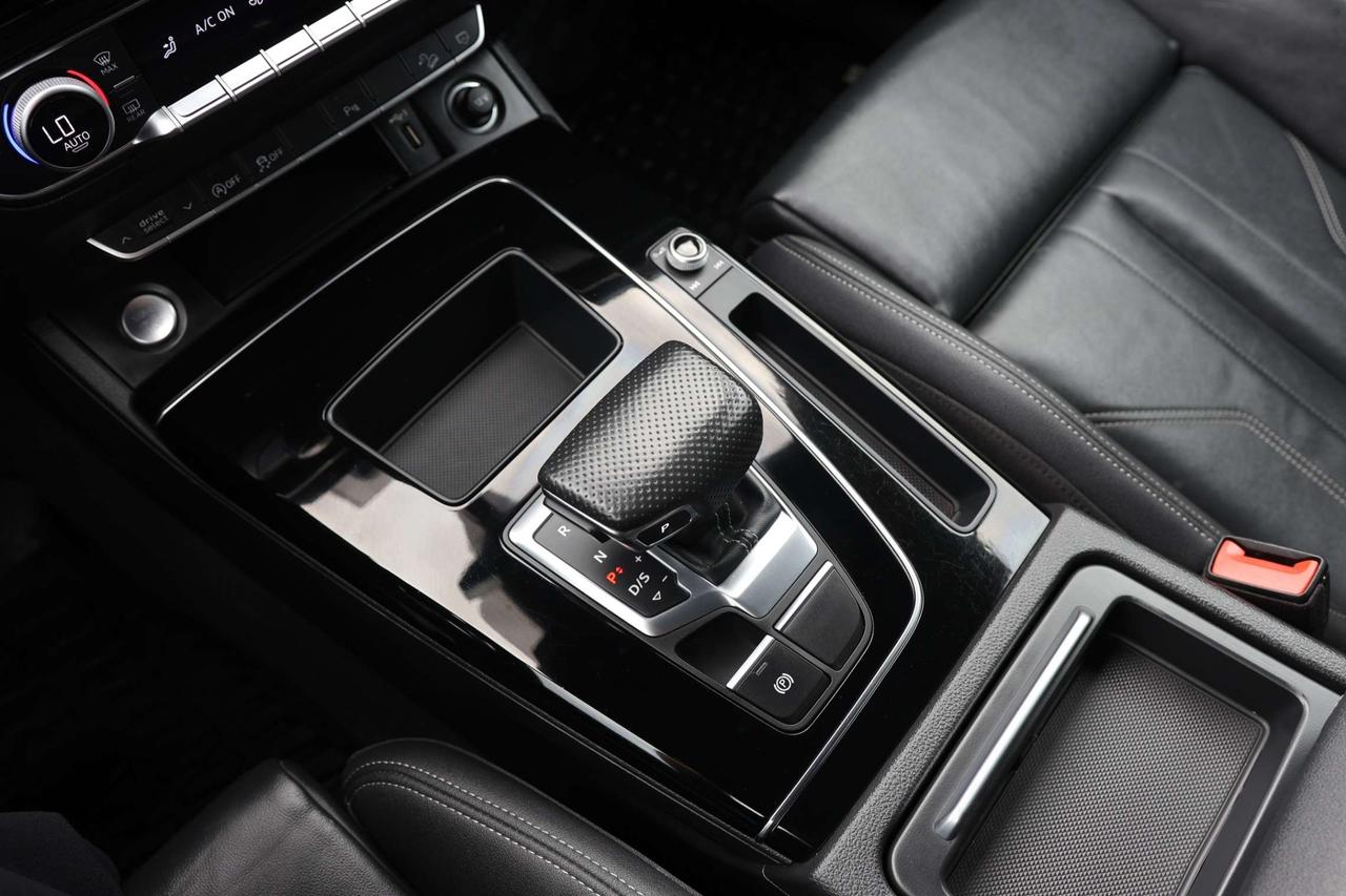 2022 Audi Q5 PROGRESSIV-QUATTRO-SLINE/NAV/BCAM/PARKING SENSORS/BLIS/LANE ASSIST/LEATHER/P SEATS/MEM SEATS/HEATED SEATS//KEYLESS/PANORO Photo