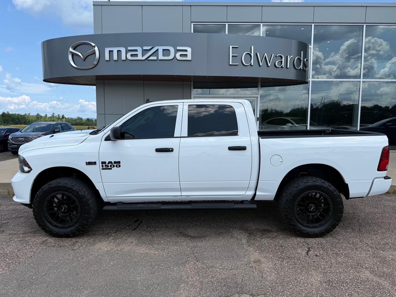 Used 2019 RAM 1500 Classic ST 4x4 Crew Cab 5.6 ft. box 140 in. WB for sale in Pembroke, ON