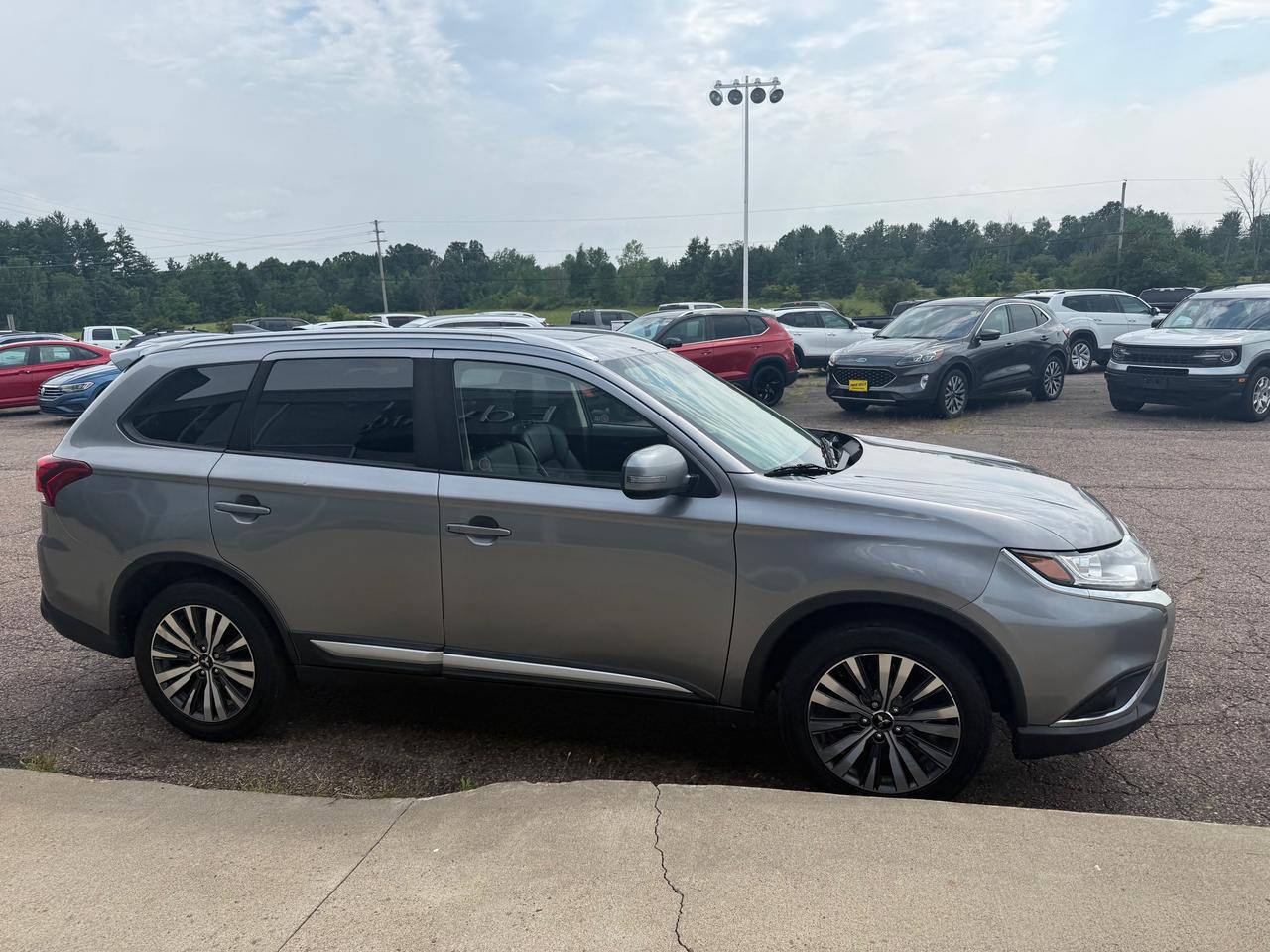 2020 Mitsubishi Outlander ES 4dr S-AWC Photo