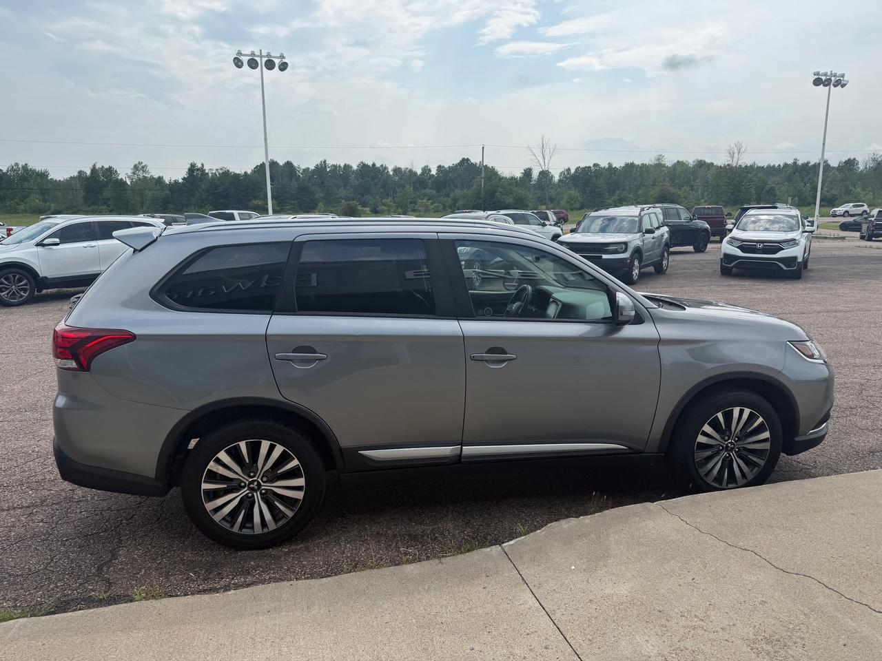2020 Mitsubishi Outlander ES 4dr S-AWC Photo