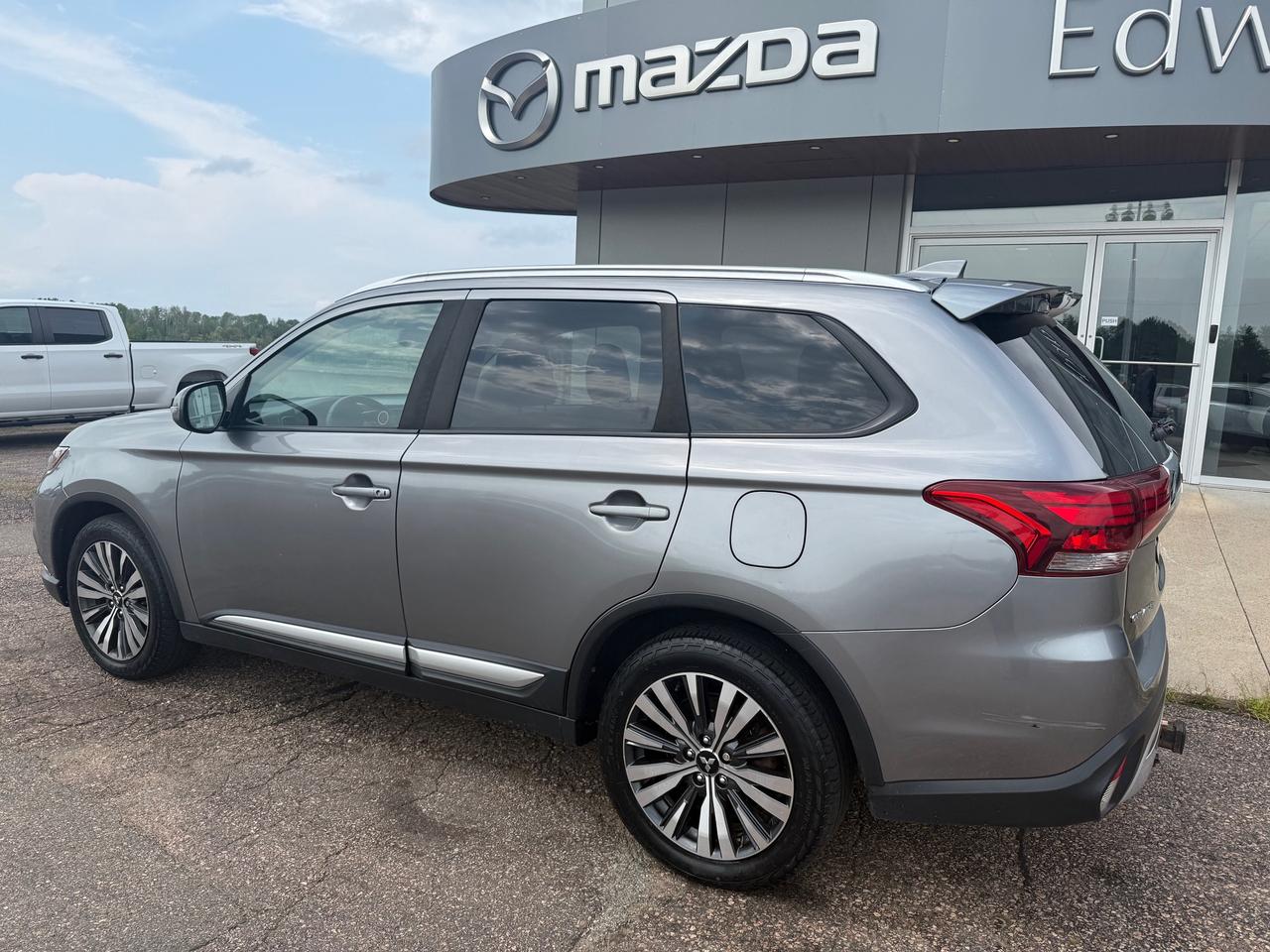2020 Mitsubishi Outlander ES 4dr S-AWC Photo