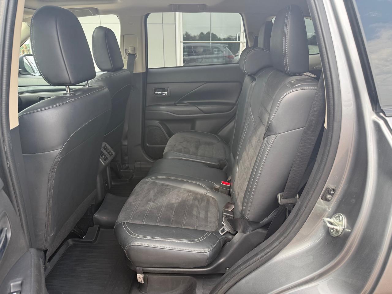 2020 Mitsubishi Outlander ES 4dr S-AWC Photo