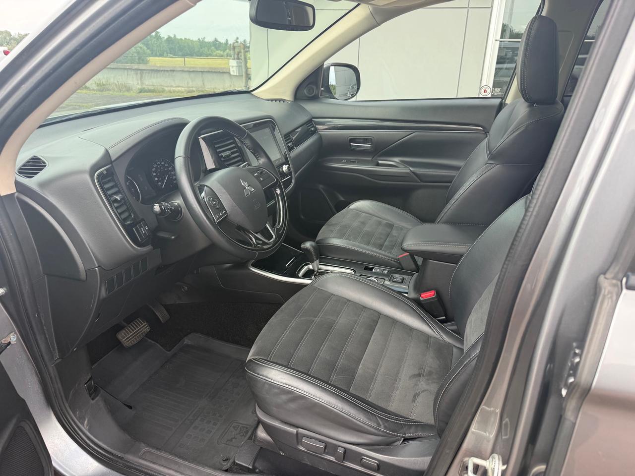 2020 Mitsubishi Outlander ES 4dr S-AWC Photo