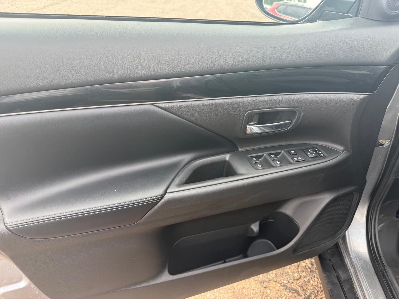2020 Mitsubishi Outlander ES 4dr S-AWC Photo