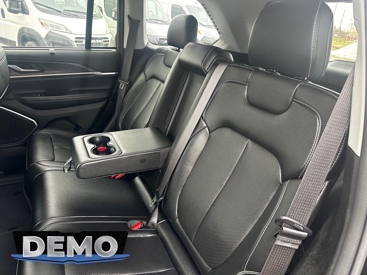2023 Jeep Grand Cherokee 4xe Base 4dr 4x4 Photo