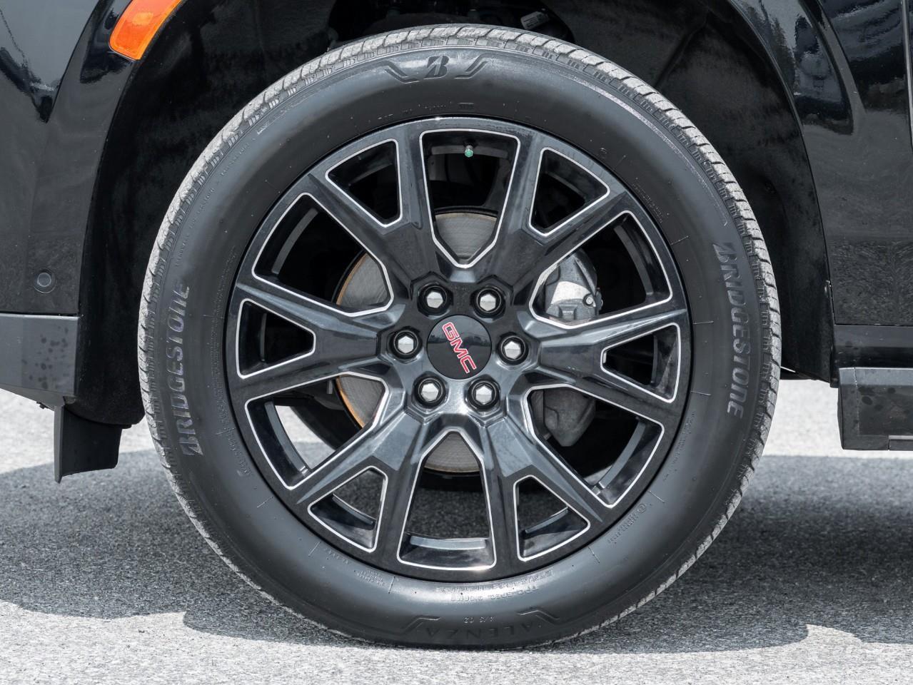 2023 GMC Yukon Denali 4X4 Photo4