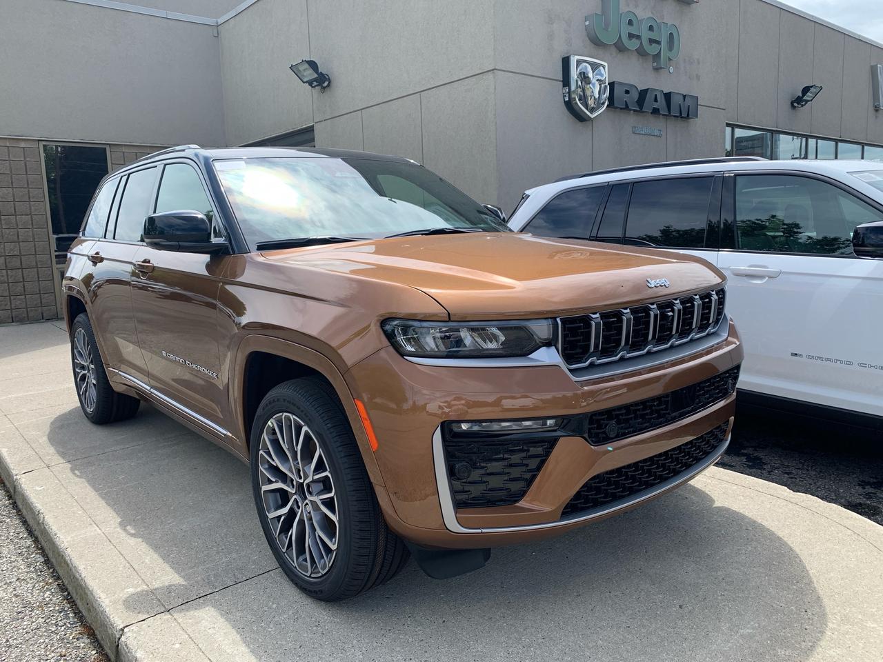 2026 Jeep Grand Cherokee Base 4dr 4x4 Photo