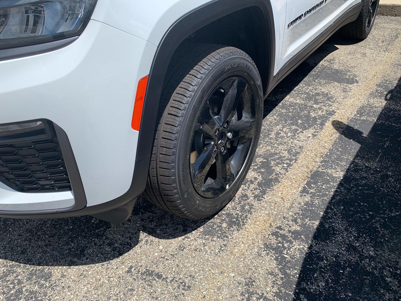 2026 Jeep Grand Cherokee L Base 4dr 4x4 Photo