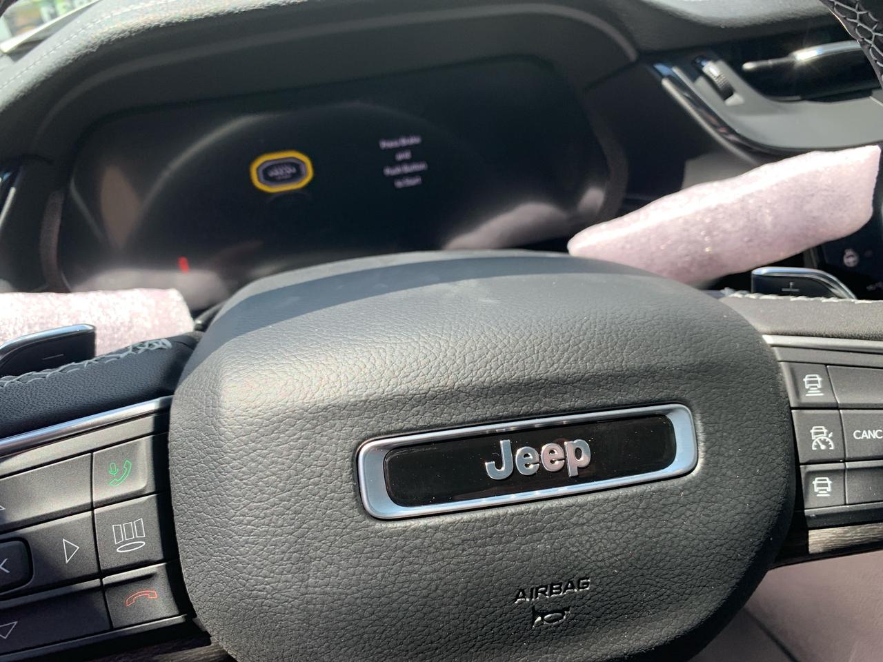 2026 Jeep Grand Cherokee L Base 4dr 4x4 Photo