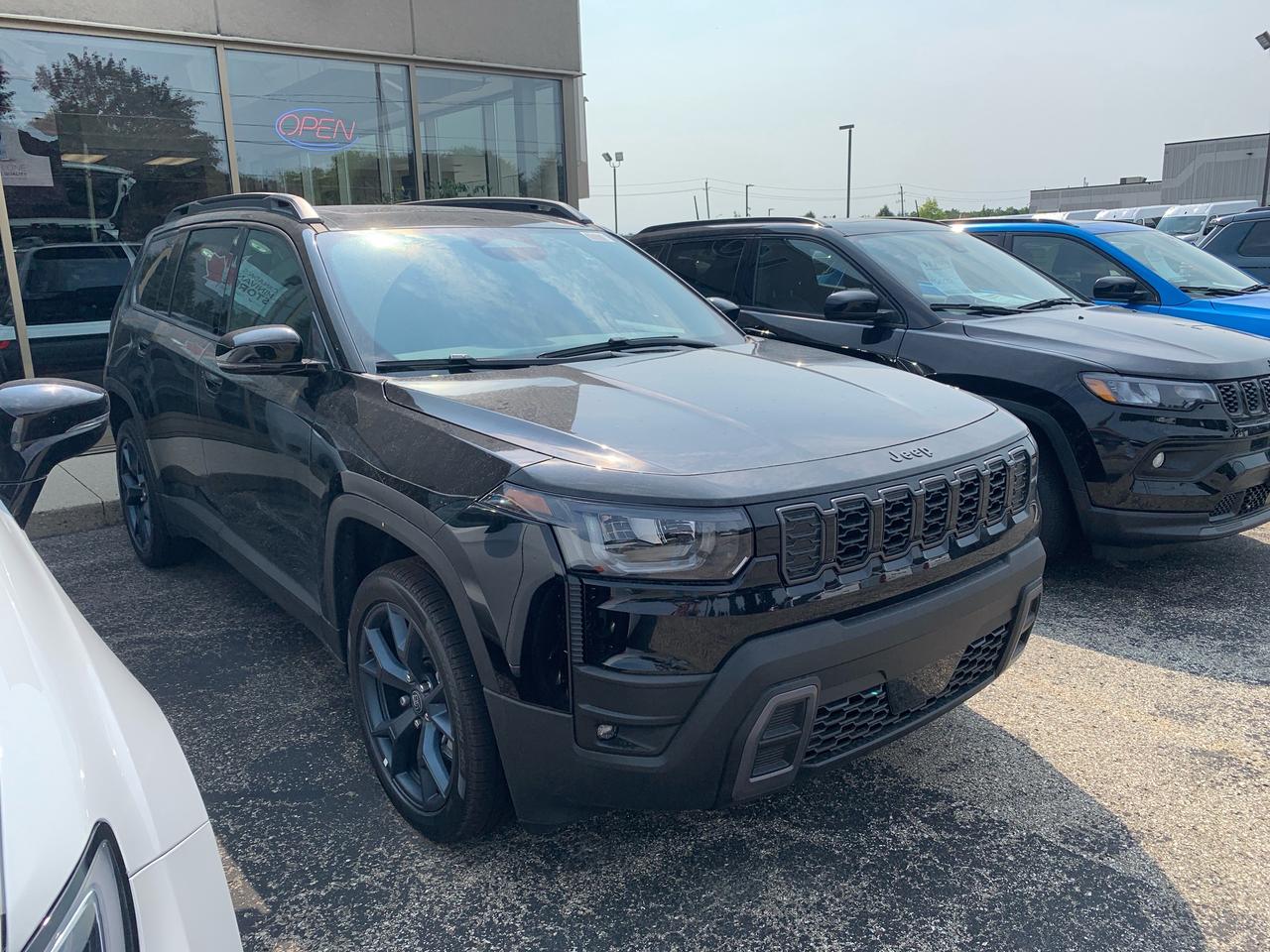 2026 Jeep Cherokee Laredo/Limited 4dr 4x4 Photo