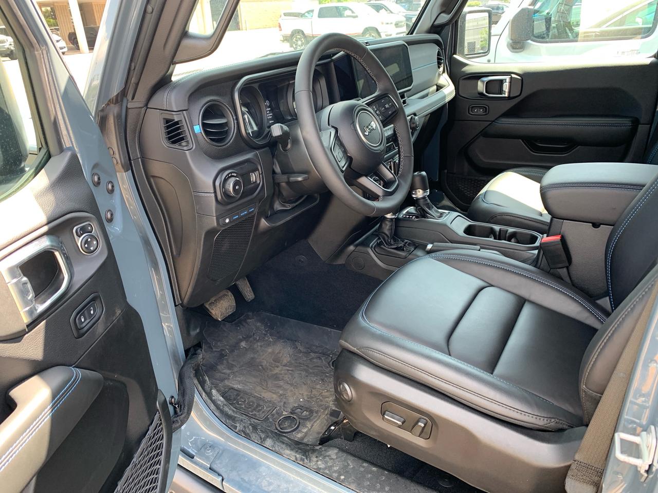 2025 Jeep Wrangler 4xe Rubicon 4dr 4x4 Photo