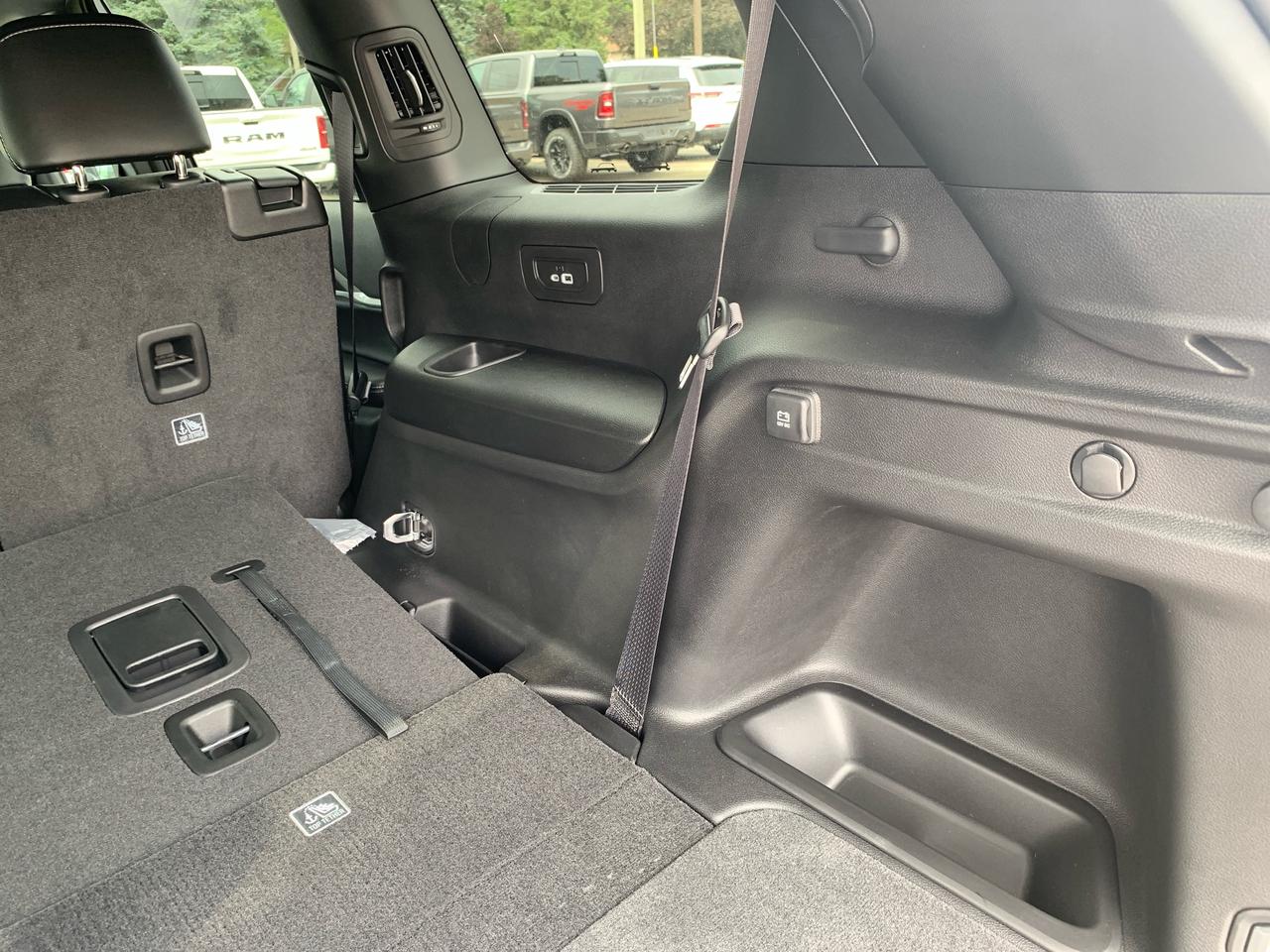 2026 Jeep Grand Cherokee L Base 4dr 4x4 Photo