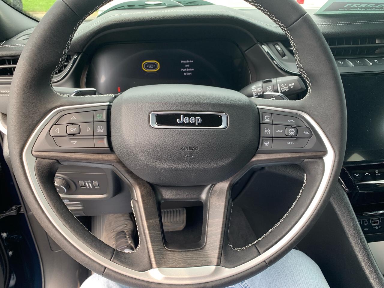 2026 Jeep Grand Cherokee L Base 4dr 4x4 Photo